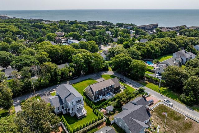 29 Parkers Neck Road, South Yarmouth, MA 02664
