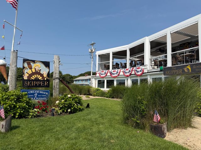 29 Parkers Neck Road, South Yarmouth, MA 02664