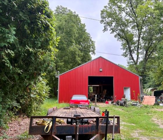 4949 Clarkston Rd Road, Independence Charter Township, MI 48348