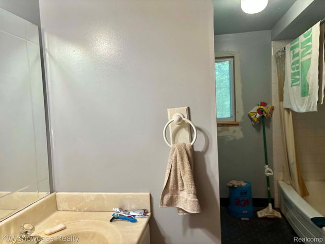 4949 Clarkston Rd Road, Independence Charter Township, MI 48348