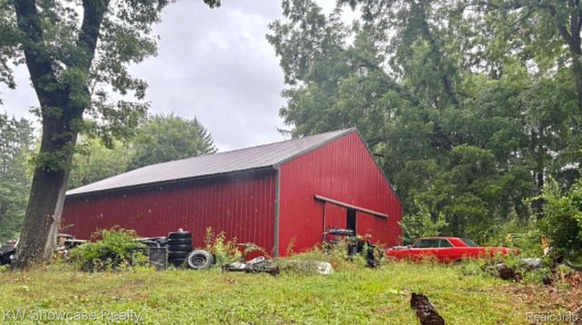 4949 Clarkston Rd Road, Independence Charter Township, MI 48348