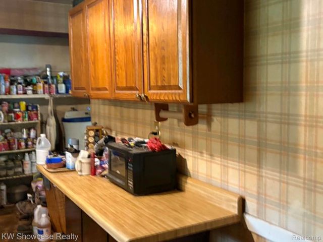 4949 Clarkston Rd Road, Independence Charter Township, MI 48348