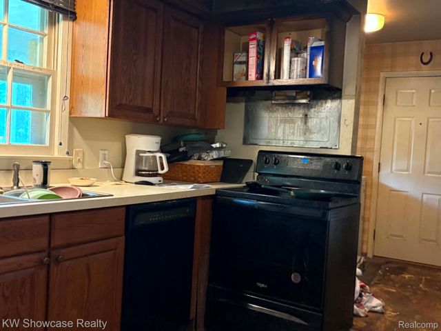 4949 Clarkston Rd Road, Independence Charter Township, MI 48348