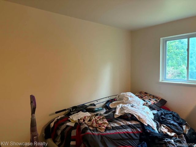 4949 Clarkston Rd Road, Independence Charter Township, MI 48348