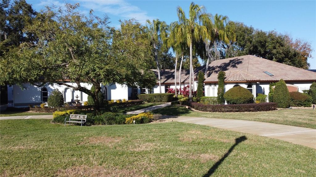 Image 4 of property listing at 12145 CYPRESS LANDING AVENUE, Clermont, FL 34711