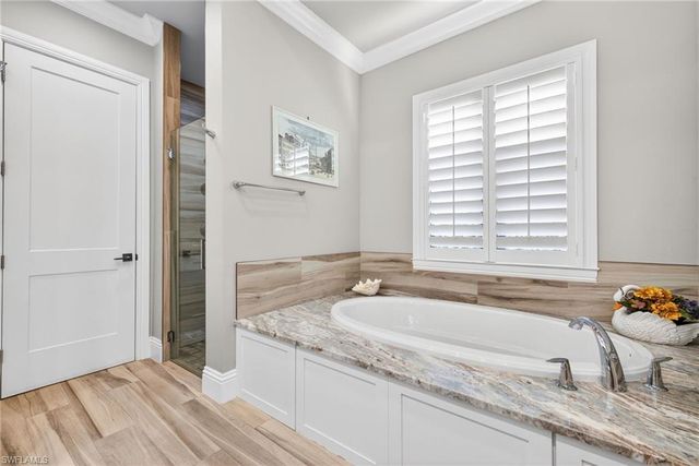 519 97th AVE N, Naples, FL 34108