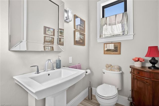 519 97th AVE N, Naples, FL 34108