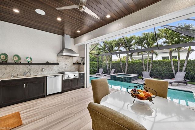 519 97th AVE N, Naples, FL 34108