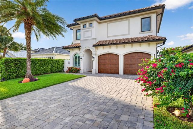 519 97th AVE N, Naples, FL 34108