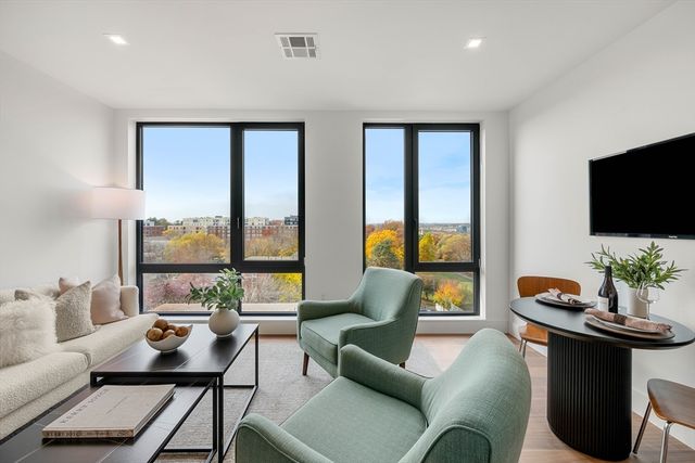 1515 Commonwealth Ave 405, Boston, MA 02135