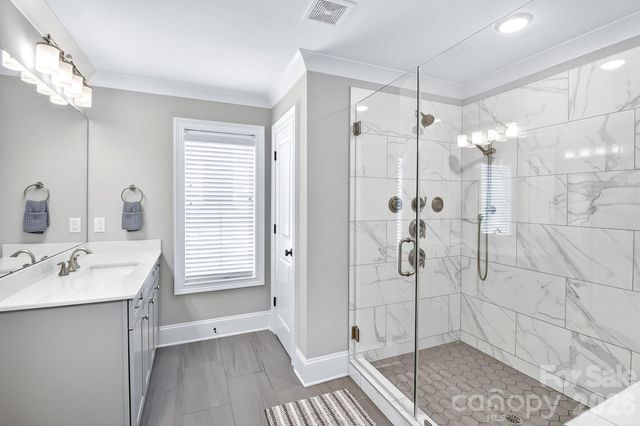 7005 Providence Lane W, Charlotte, NC 28226