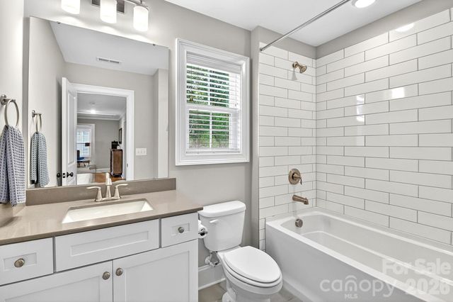7005 Providence Lane W, Charlotte, NC 28226