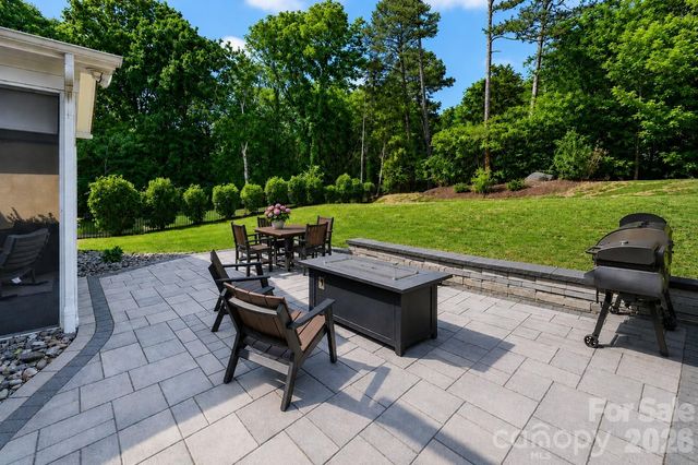 7005 Providence Lane W, Charlotte, NC 28226