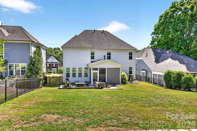 7005 Providence Lane W, Charlotte, NC 28226