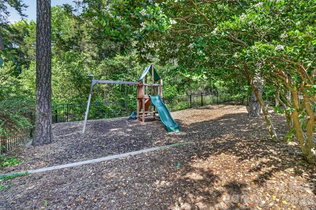 7005 Providence Lane W, Charlotte, NC 28226