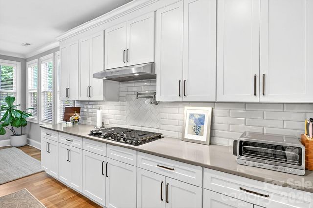 7005 Providence Lane W, Charlotte, NC 28226