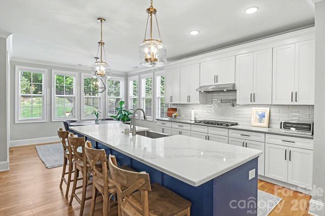7005 Providence Lane W, Charlotte, NC 28226