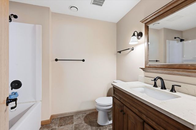 9350 Parkside Drive, Woodbury, MN 55125