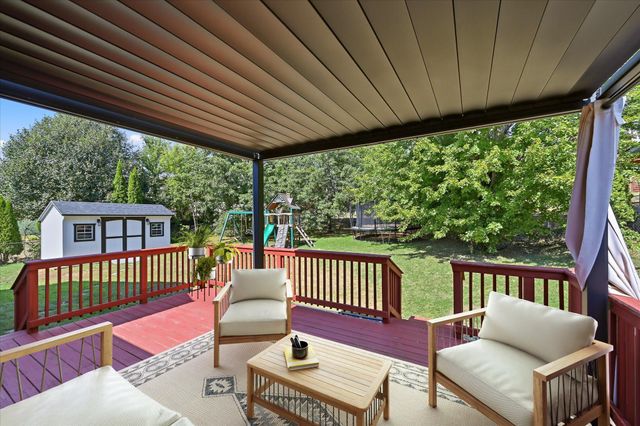 9350 Parkside Drive, Woodbury, MN 55125