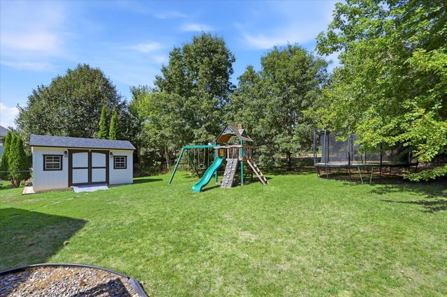 9350 Parkside Drive, Woodbury, MN 55125