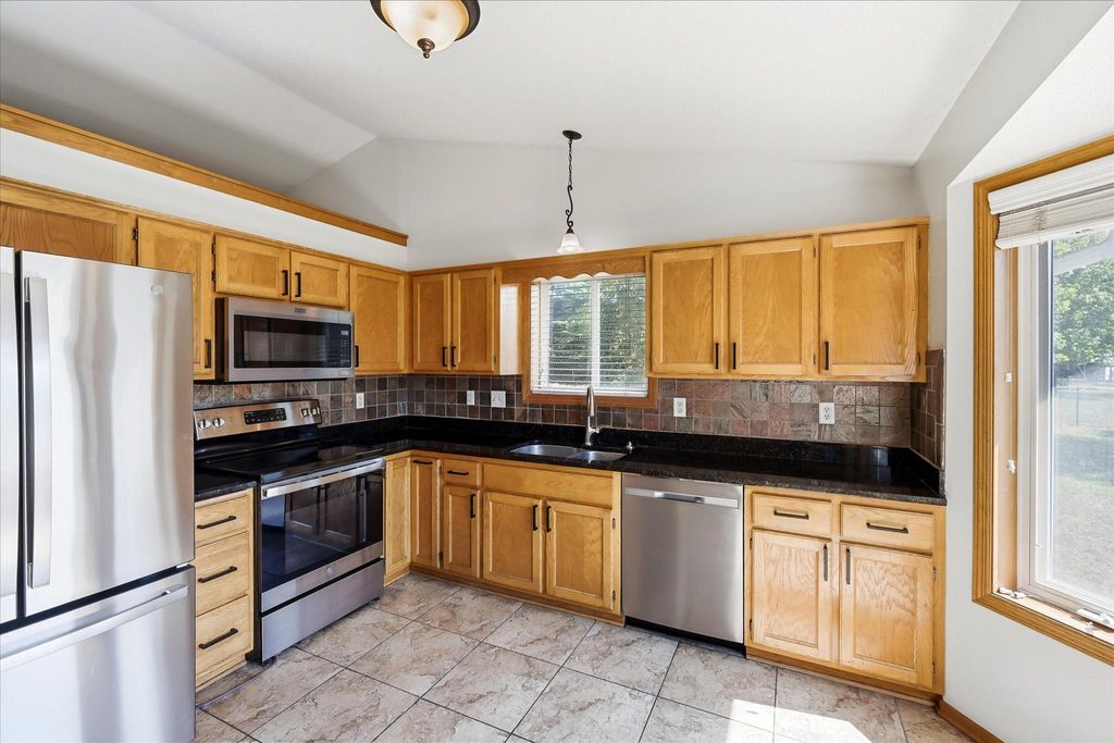 9350 Parkside Drive, Woodbury, MN 55125 — photo 5