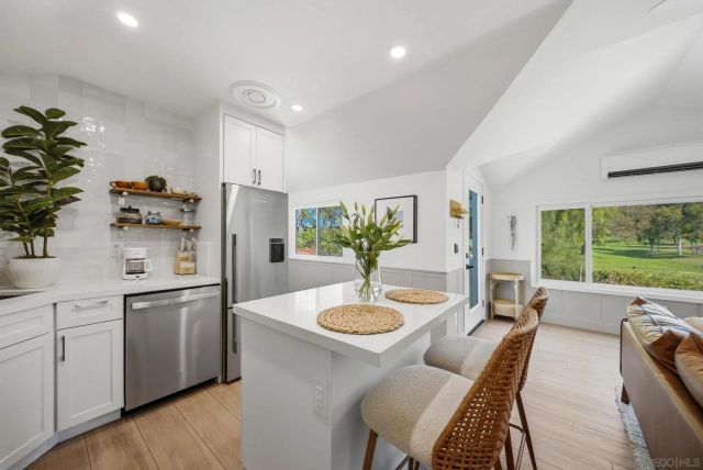 2715 Russ, San Diego, CA 92102