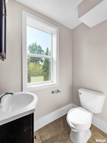 796-798 E MAIN Street, Galesburg, IL 61401