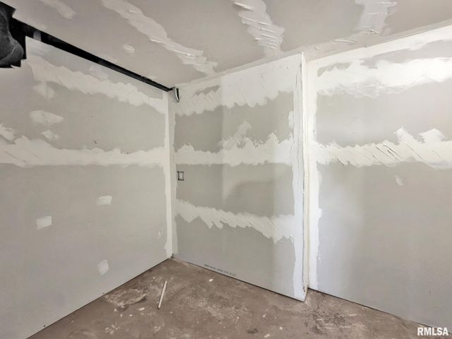 796-798 E MAIN Street, Galesburg, IL 61401