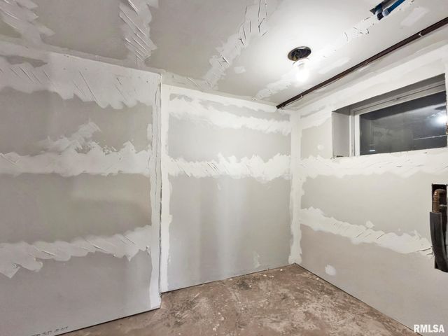 796-798 E MAIN Street, Galesburg, IL 61401