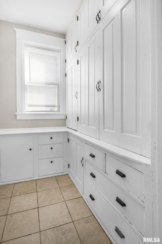 796-798 E MAIN Street, Galesburg, IL 61401