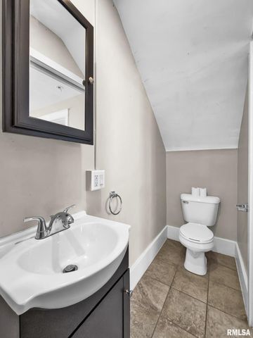 796-798 E MAIN Street, Galesburg, IL 61401