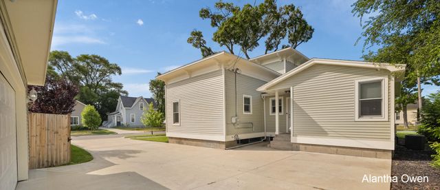 1188 4th Street, Muskegon City, MI 49441