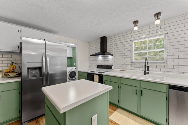 126 Fall Creek Boulevard, Summerville, SC 29483