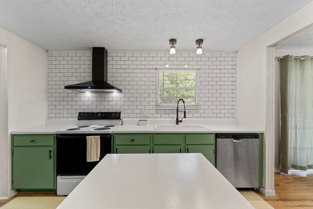 126 Fall Creek Boulevard, Summerville, SC 29483