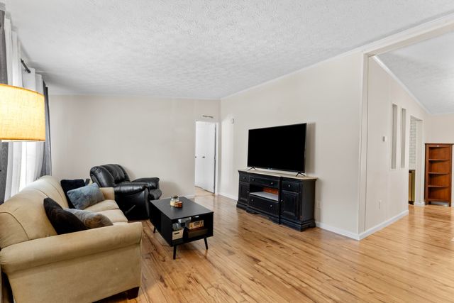 126 Fall Creek Boulevard, Summerville, SC 29483