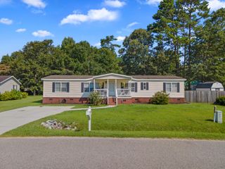 126 Fall Creek Boulevard, Summerville, SC 29483