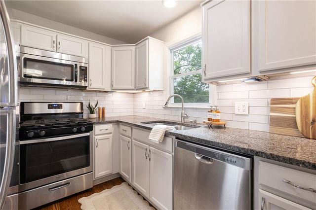 9208 Washington Street, Kansas City, MO 64114