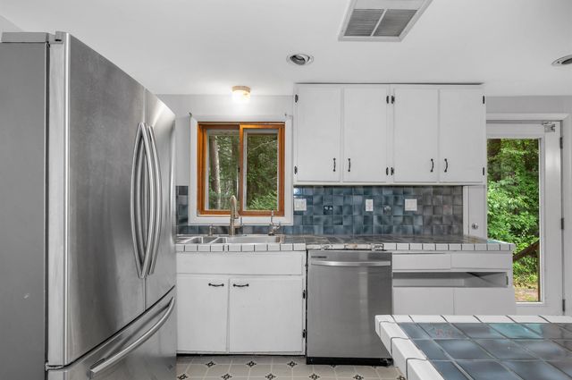 5 Mercury Lane, Pelham, NH 03076