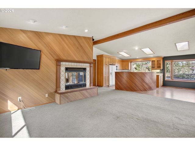 16091 S CLACKAMAS RIVER Dr, Oregon City, OR 97045