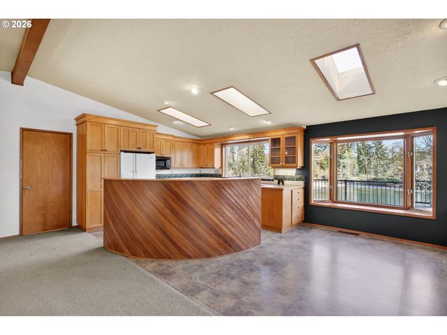 16091 S CLACKAMAS RIVER Dr, Oregon City, OR 97045