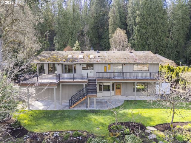 16091 S CLACKAMAS RIVER Dr, Oregon City, OR 97045