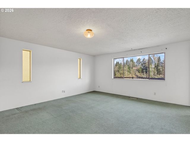 16091 S CLACKAMAS RIVER Dr, Oregon City, OR 97045