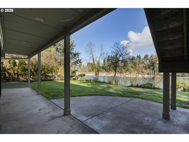 16091 S CLACKAMAS RIVER Dr, Oregon City, OR 97045