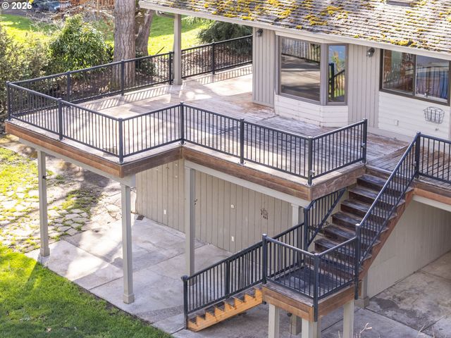 16091 S CLACKAMAS RIVER Dr, Oregon City, OR 97045