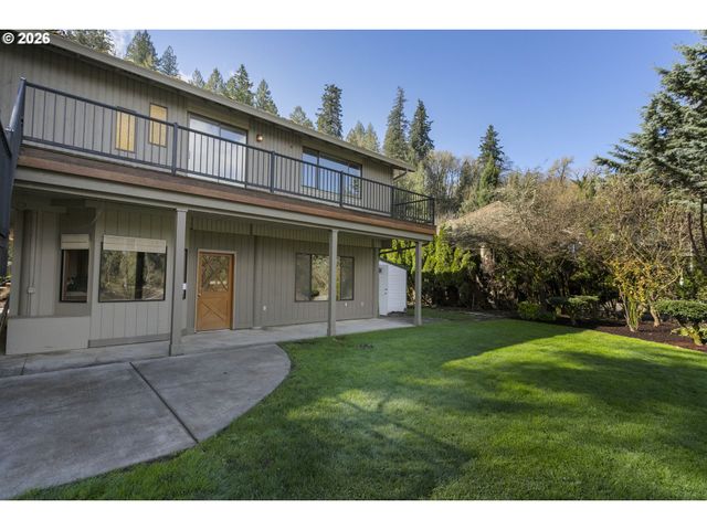 16091 S CLACKAMAS RIVER Dr, Oregon City, OR 97045