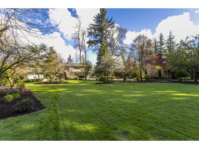 16091 S CLACKAMAS RIVER Dr, Oregon City, OR 97045