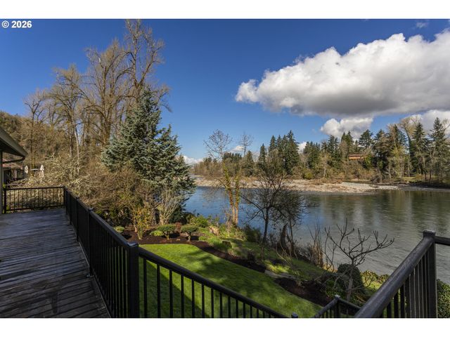 16091 S CLACKAMAS RIVER Dr, Oregon City, OR 97045