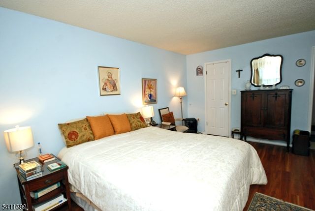 1418 Magnolia Ln Ondo, Branchburg Twp., NJ 08876