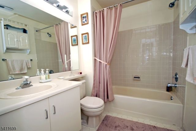 1418 Magnolia Ln Ondo, Branchburg Twp., NJ 08876