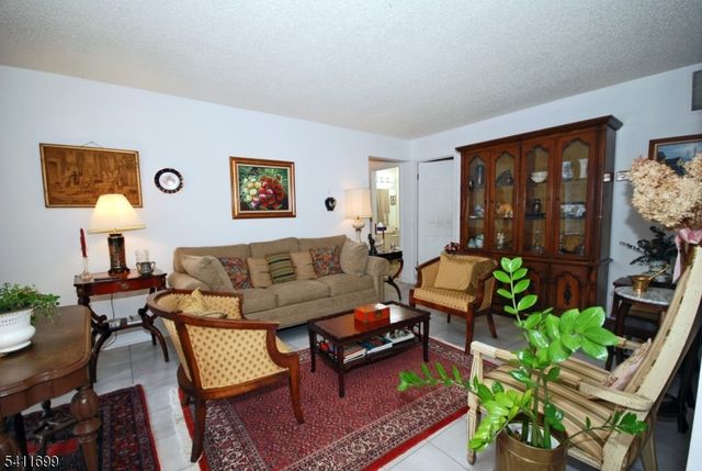 1418 Magnolia Ln Ondo, Branchburg Twp., NJ 08876